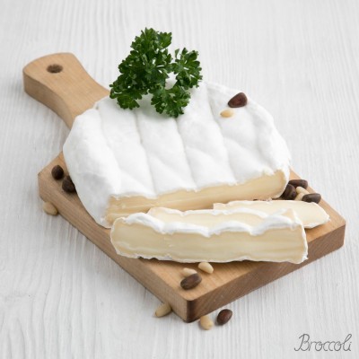 Сыр мягкий с плесенью Brie (Бри) Сырный мир, на развес