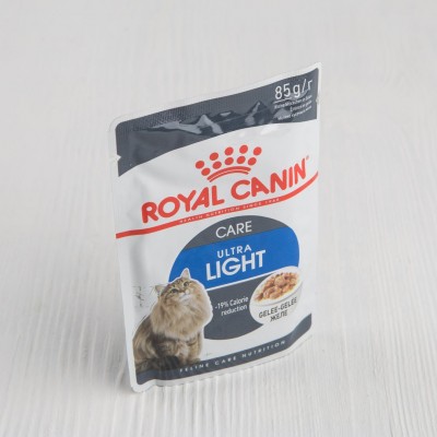 Корм Royal Canin Ultra Light для кошек, склонных к полноте, кусочки в мясном желе, 85г